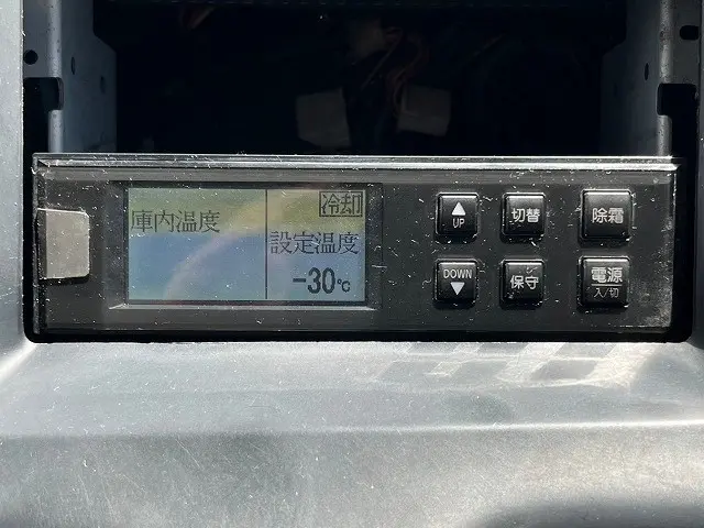 いすゞ ギガ QKG-CYJ77A(8x4)の写真27