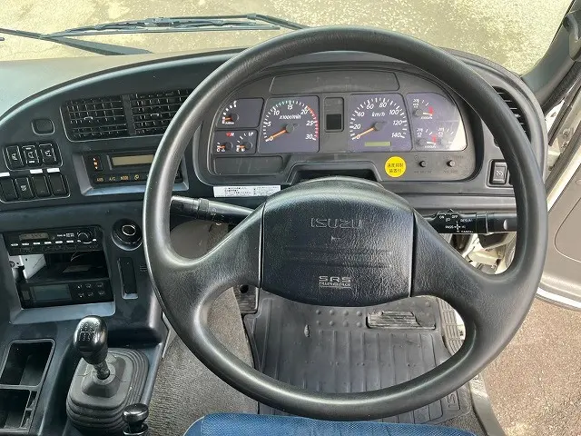 いすゞ ギガ QKG-CYJ77A(8x4)の写真28