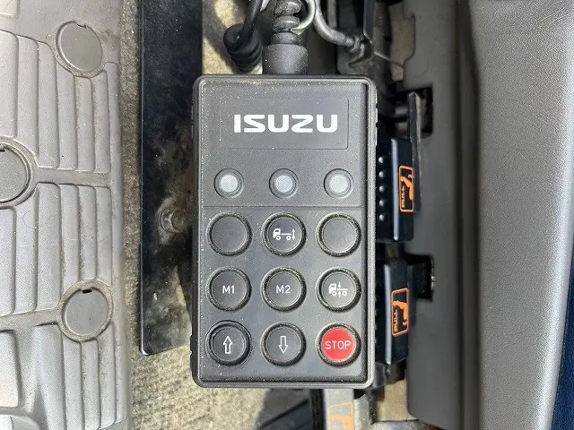いすゞ ギガ QKG-CYJ77A(8x4)の写真36