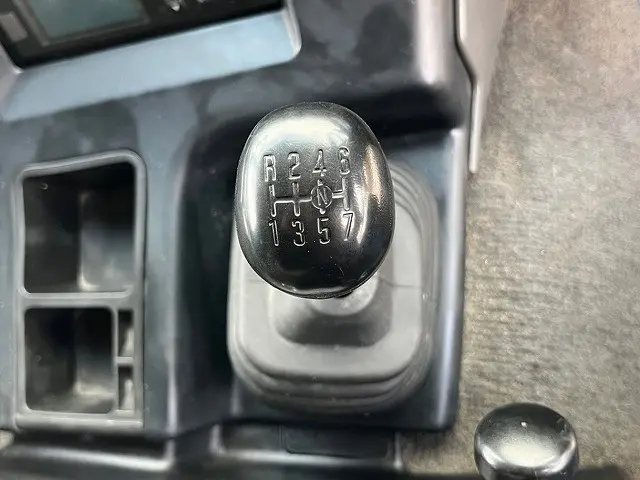 いすゞ ギガ QKG-CYJ77A(8x4)の写真37
