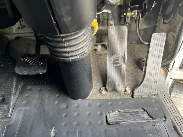 いすゞ ギガ QKG-CYJ77A(8x4)の写真38