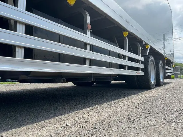 いすゞ ギガ QKG-CYJ77A(8x4)の写真39