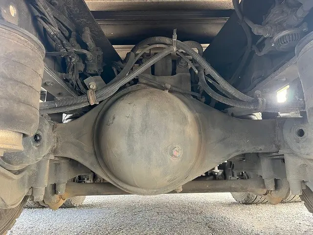 いすゞ ギガ QKG-CYJ77A(8x4)の写真45