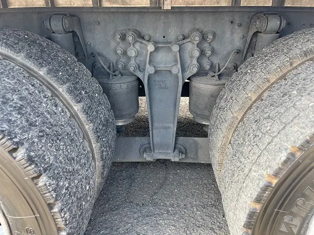 いすゞ ギガ QKG-CYJ77A(8x4)の写真46