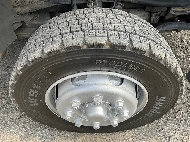 いすゞ ギガ QKG-CYJ77A(8x4)の写真49