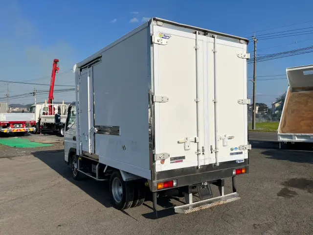 三菱 キャンター TPG-FBA00(2WD)の写真9