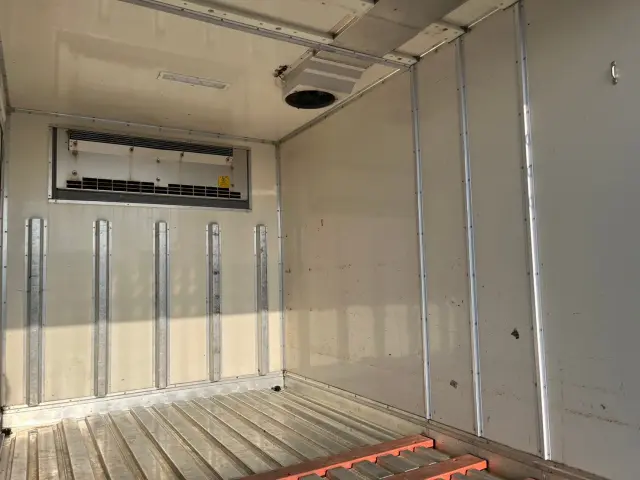 三菱 キャンター TPG-FBA00(2WD)の写真13