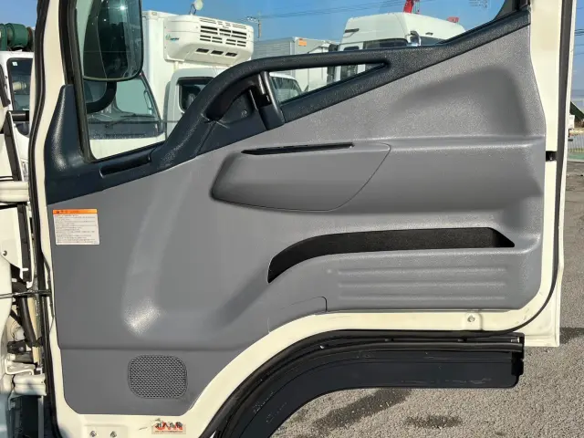 三菱 キャンター TPG-FBA00(2WD)の写真18