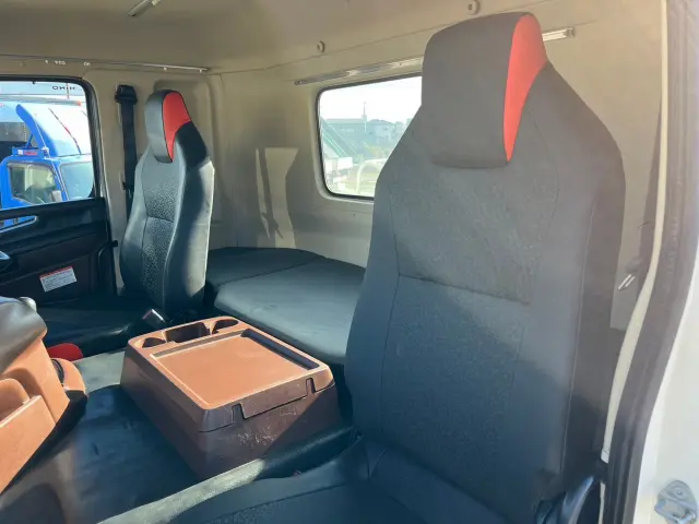 日野 プロフィア 2DG-FS1AGAの写真18