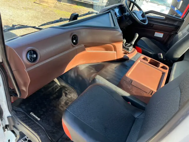 日野 プロフィア 2DG-FS1AGAの写真19