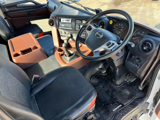 日野 プロフィア 2DG-FS1AGAの写真20