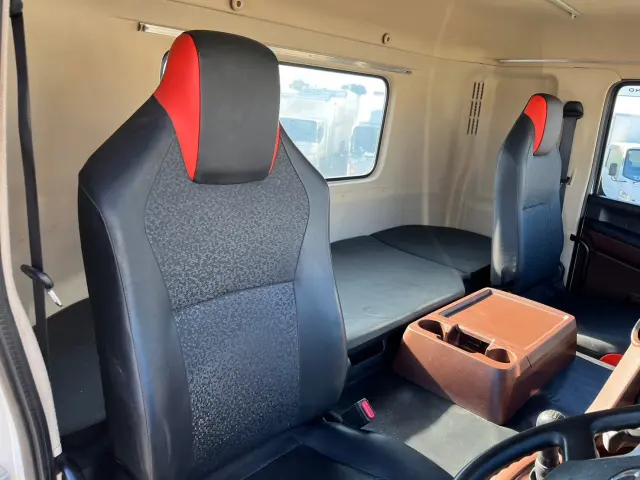 日野 プロフィア 2DG-FS1AGAの写真21