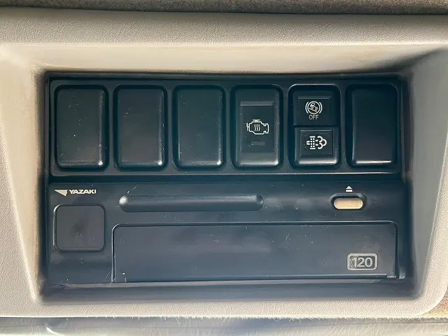 いすゞ ギガ QKG-CXZ77AT(6x4)の写真25