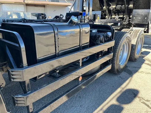 いすゞ ギガ QKG-CXZ77AT(6x4)の写真34