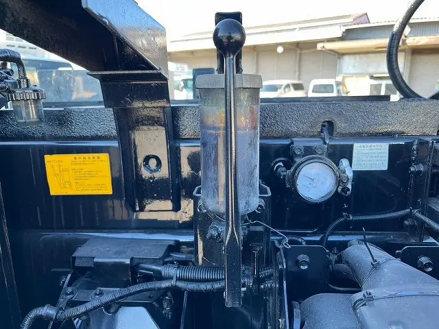 いすゞ ギガ QKG-CXZ77AT(6x4)の写真35