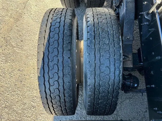 いすゞ ギガ QKG-CXZ77AT(6x4)の写真42