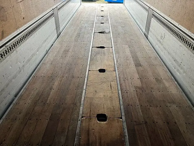 いすゞ ギガ PKG-CYJ77W8(8x4)の写真14