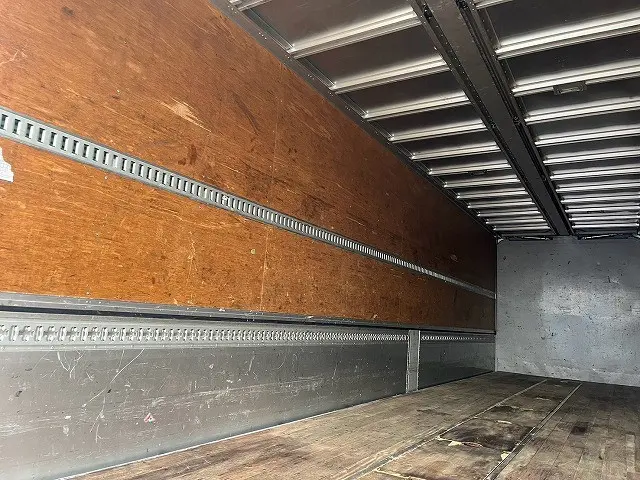 いすゞ ギガ PKG-CYJ77W8(8x4)の写真16