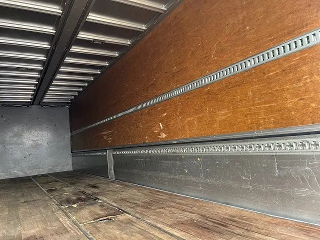 いすゞ ギガ PKG-CYJ77W8(8x4)の写真17