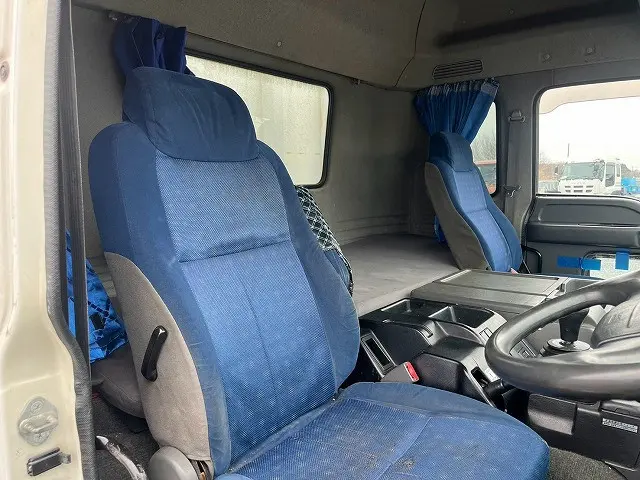 いすゞ ギガ PKG-CYJ77W8(8x4)の写真21