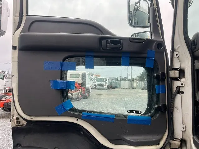 いすゞ ギガ PKG-CYJ77W8(8x4)の写真23