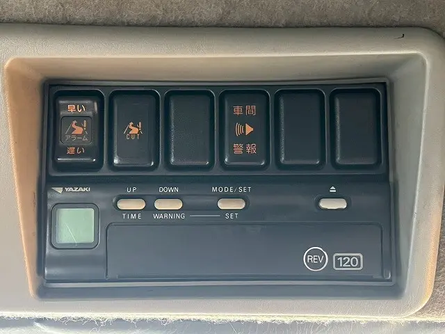 いすゞ ギガ PKG-CYJ77W8(8x4)の写真29