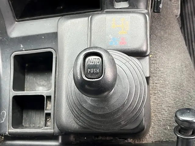 いすゞ ギガ PKG-CYJ77W8(8x4)の写真36