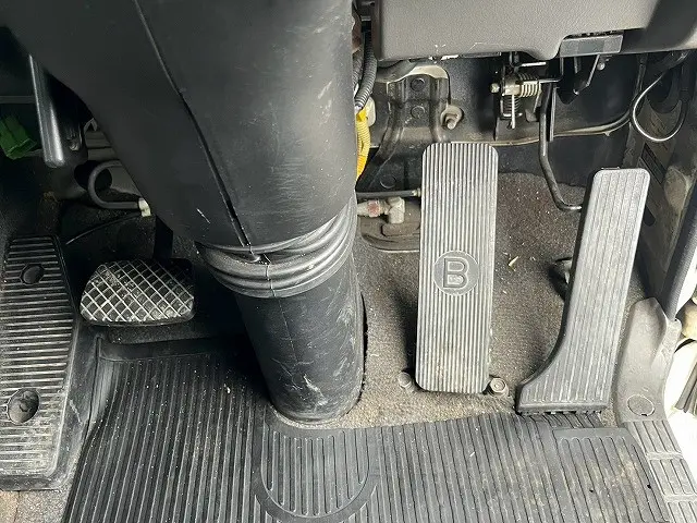 いすゞ ギガ PKG-CYJ77W8(8x4)の写真37