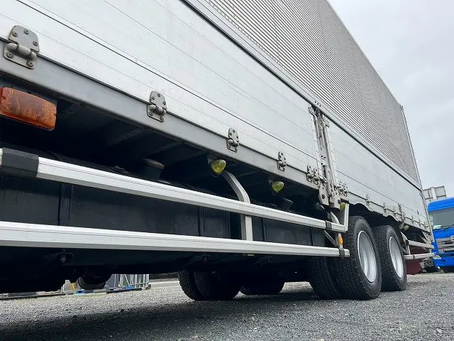 いすゞ ギガ PKG-CYJ77W8(8x4)の写真38