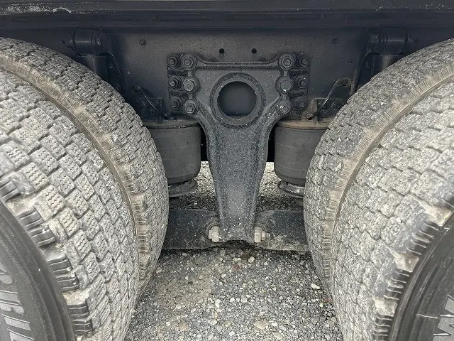 いすゞ ギガ PKG-CYJ77W8(8x4)の写真42