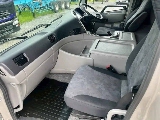 UD クオン QPG-CG5ZA(8x4)の写真24