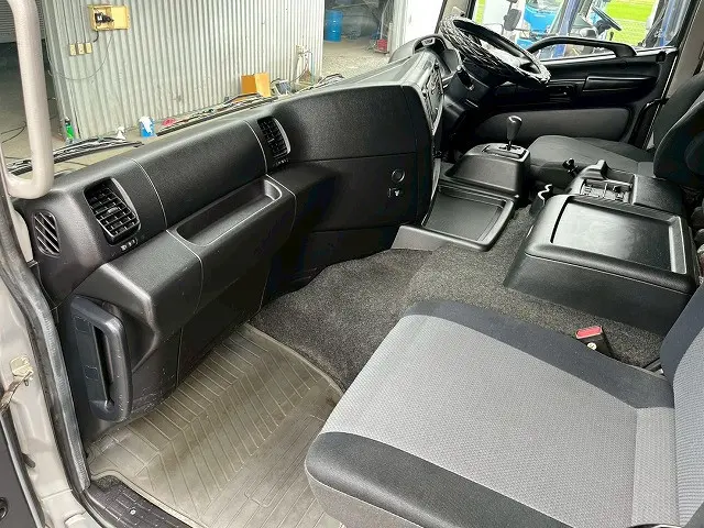 日野 プロフィア QPG-FR1EXEG(6x2)の写真24