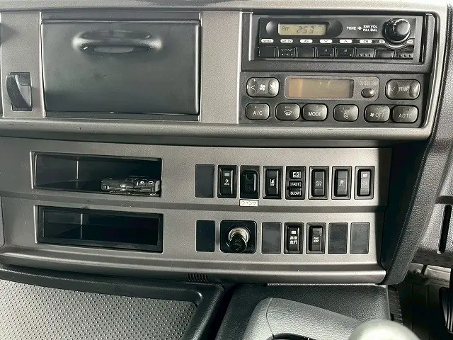 日野 プロフィア QPG-FR1EXEG(6x2)の写真29