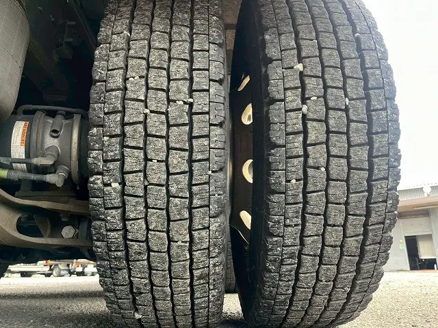 日野 プロフィア QPG-FR1EXEG(6x2)の写真46