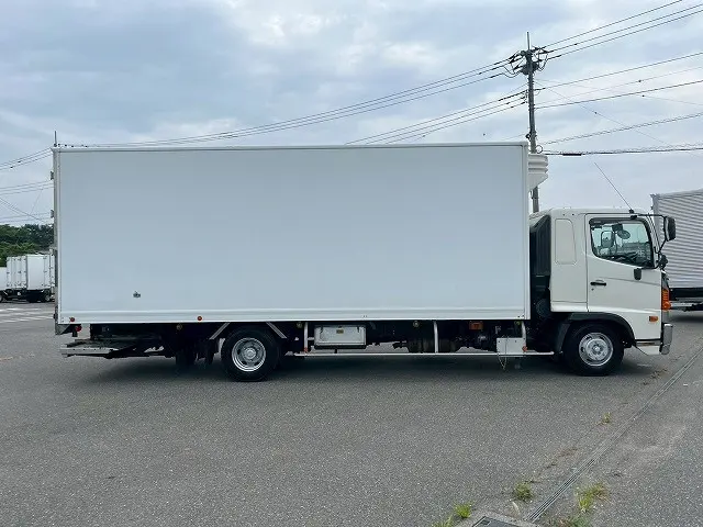 ★★格納式パワーゲート！★ベッド付！★H28-レンジャー・冷蔵冷凍車PG★|日野 レンジャー TKG-FD7JLAG(未入力/関係無)の写真5