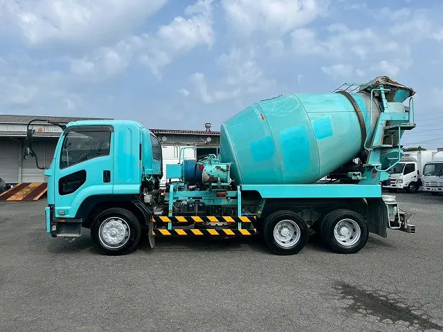 ★6速MT!★いすゞ/大型!GVW20tクラス!★H26-増トンフォワード・コンクリートミキサー車|いすゞ フォワード QDG-FVZ34U2(6x4)の写真9