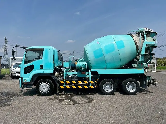 ★6速MT!★いすゞ/大型!GVW20tクラス!★H26-増トンフォワード・コンクリートミキサー車|いすゞ フォワード QDG-FVZ34U2(6x4)の写真9