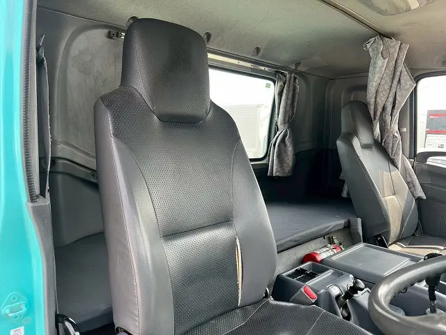 いすゞ フォワード QDG-FVZ34U2(6x4)の写真24