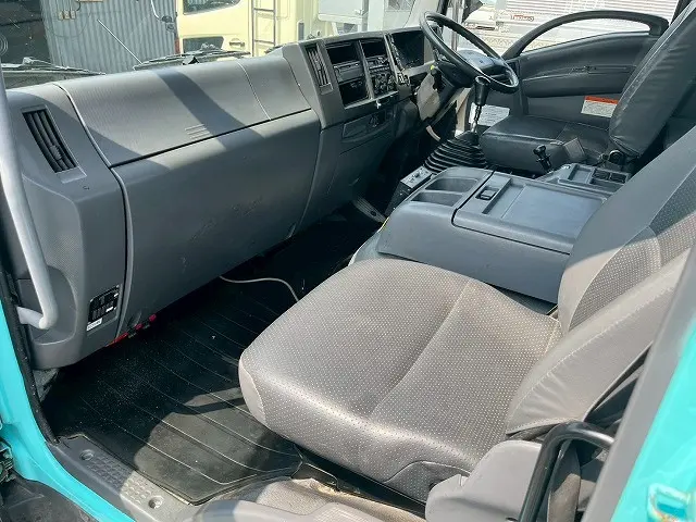 いすゞ フォワード QDG-FVZ34U2(6x4)の写真27