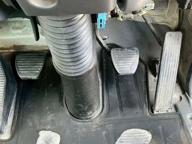 いすゞ フォワード QDG-FVZ34U2(6x4)の写真37