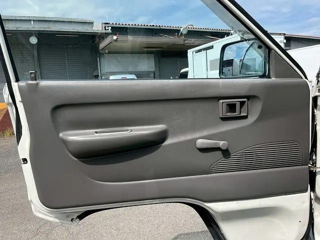 トヨタ タウンエーストラック GK-KM80(4WD)の写真19