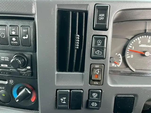 いすゞ エルフ TRG-NLR85AN(未入力/関係無)の写真31