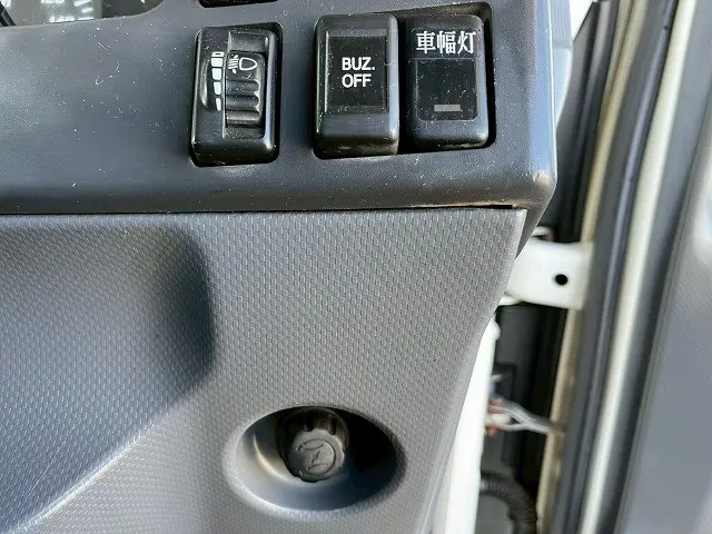 いすゞ エルフ BDG-NPR85AR(未入力/関係無)の写真33