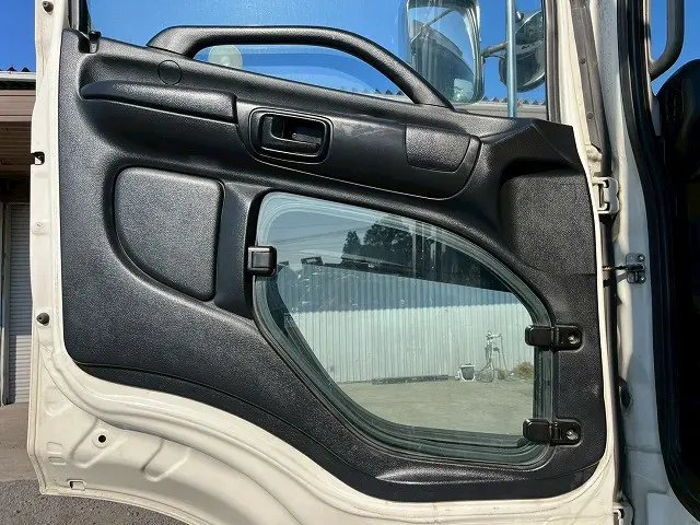 日野 プロフィア QKG-FW1EXBG(8x4)の写真20