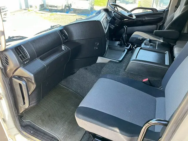 日野 プロフィア QKG-FW1EXBG(8x4)の写真22