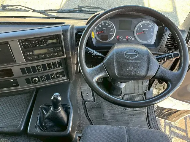 日野 プロフィア QKG-FW1EXBG(8x4)の写真24