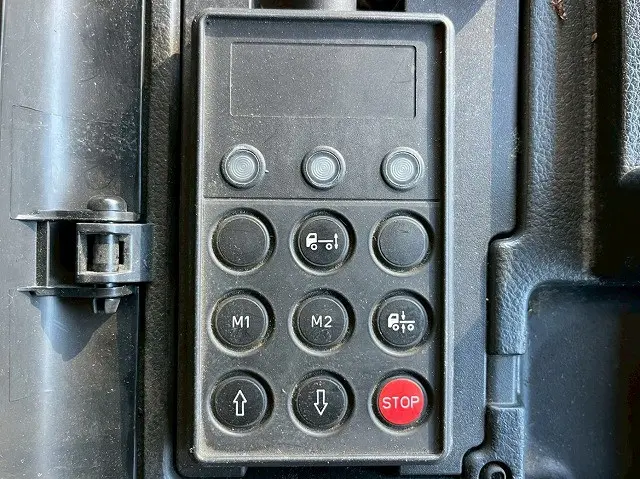 日野 プロフィア QKG-FW1EXBG(8x4)の写真31