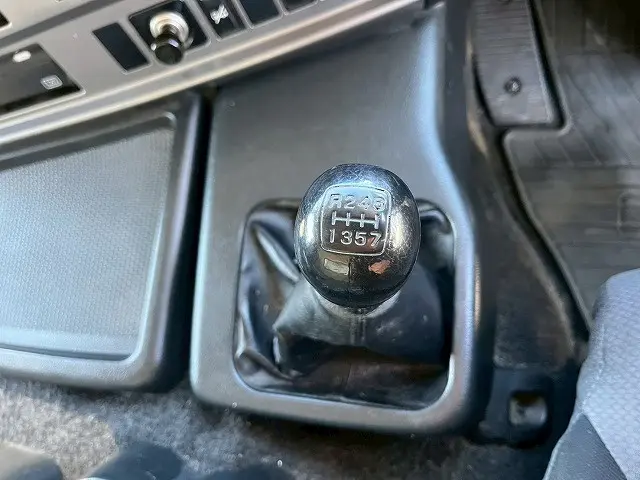 日野 プロフィア QKG-FW1EXBG(8x4)の写真32