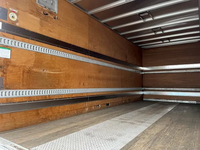 ★フルキャブ！ベッド付き！★6速MT車！★R1-レンジャー・アルミバンPG|日野 レンジャー 2KG-FD2ABG(未入力/関係無)の写真12