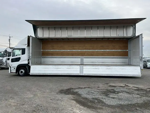 R1-クオン・アルミウイング★13.7トン積載！！★4軸低床2デフ！★|ＵＤ クオン 2PG-CG5CA(8x4)の写真10